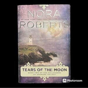 4/$20 | Softcover Novel | Tears of the Moon • Nora Roberts | Book Two of Trilogy